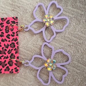 NWOT Betsey Johnson Purple Flower Dangle Earrings